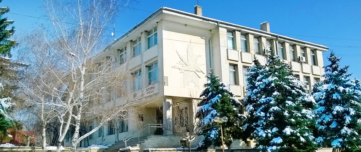 За община Опан